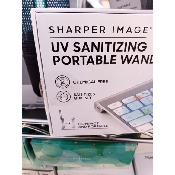 UV Light Sanitizer Portable Foldable Sanitizing Light Clean Travel Sharper Image - Picture 4 of 4